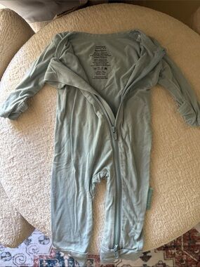PurComfy LuxeDream Series Bamboo Newborn Zip-Up Romper